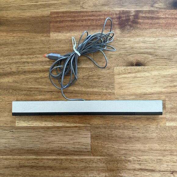 Nintendo Wii OEM Sensor Bar Wired Official RVL-014 For Wii And Wii U READ - Picture 1 of 10